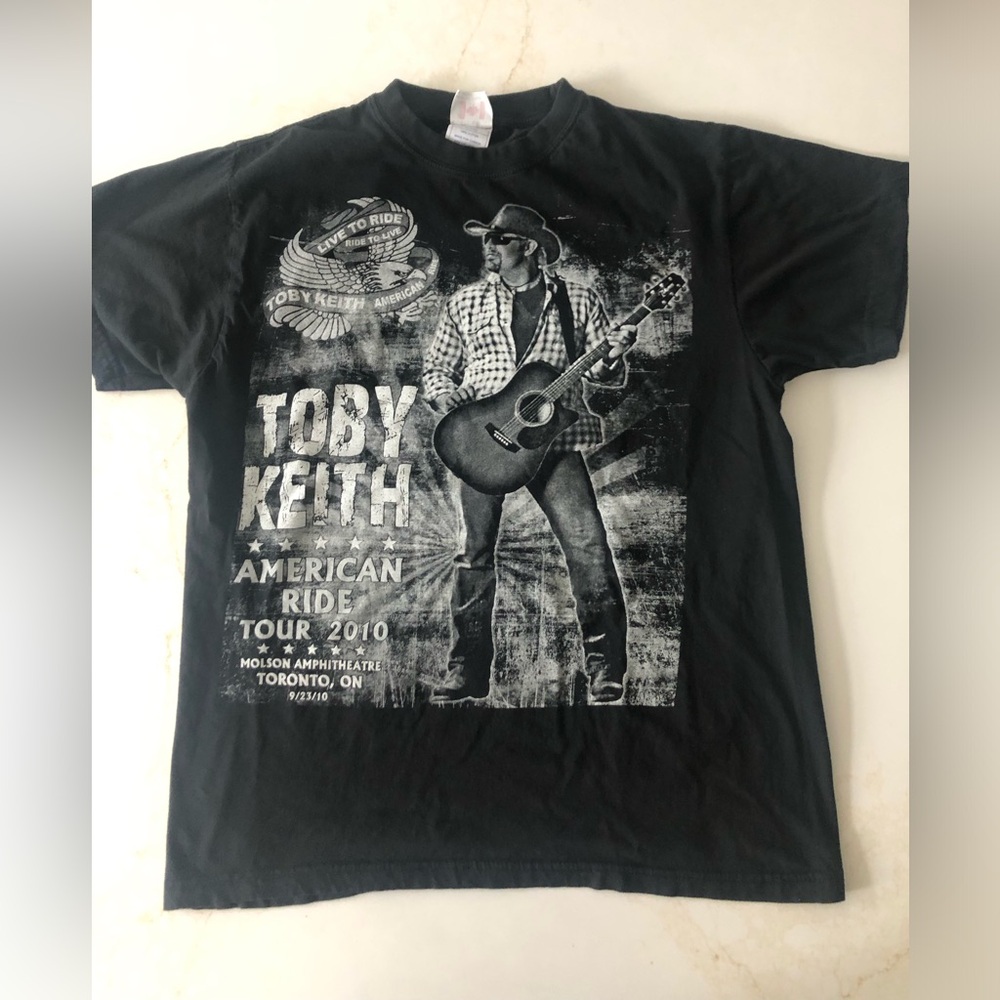 Toby Keith black 2010 concert t-shirt